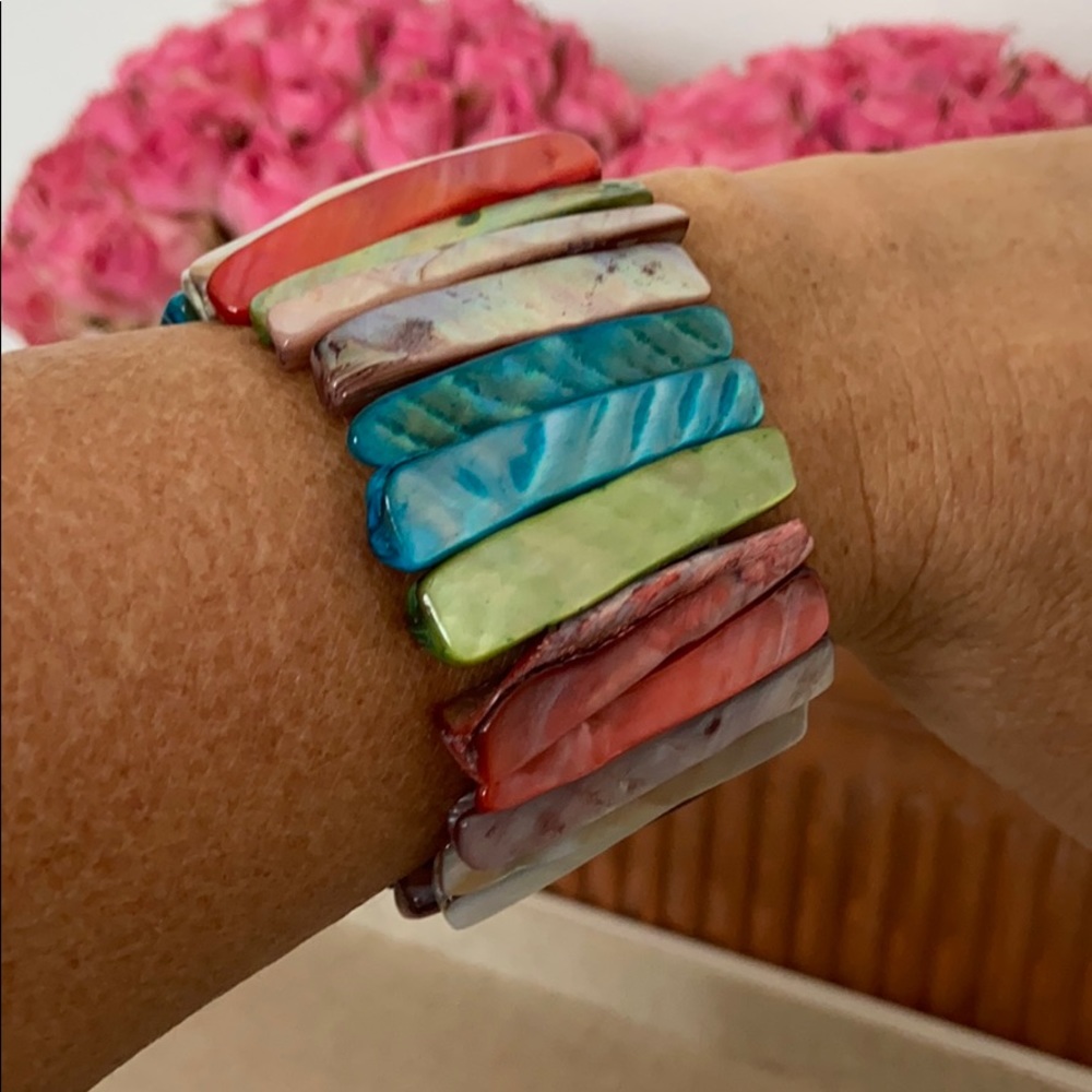 Beautiful Multicolored Shell Stretch Bracelet - image 1